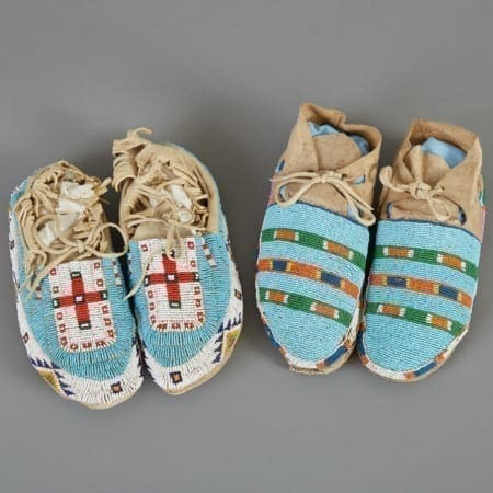 Lot 247: 2 Pairs Late 19th c. Beaded Moccasins Fine and Decorative Arts of the Globe - Jan 19 2019 Asian Art