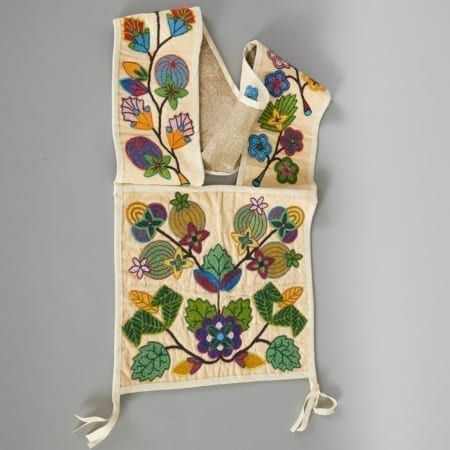 Lot 265: Ojibwe Beaded Bandolier Bag 19th to 20th c. Fine and Decorative Arts of the Globe - Jan 19 2019 Art of World