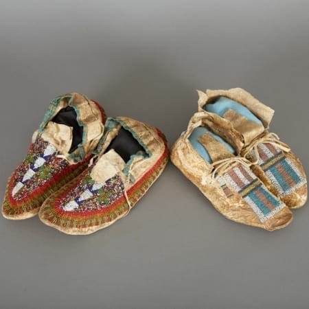 Lot 243: 2 Pairs Arapaho Beaded Moccasins Late 19th c. Fine and Decorative Arts of the Globe - Jan 19 2019 Asian Art