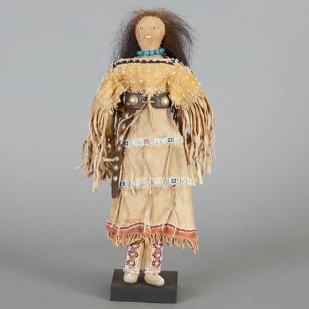 Lot 256: Kiowa Beaded and Sinew-sewn Doll Fine and Decorative Arts of the Globe - Jan 19 2019 Art of World