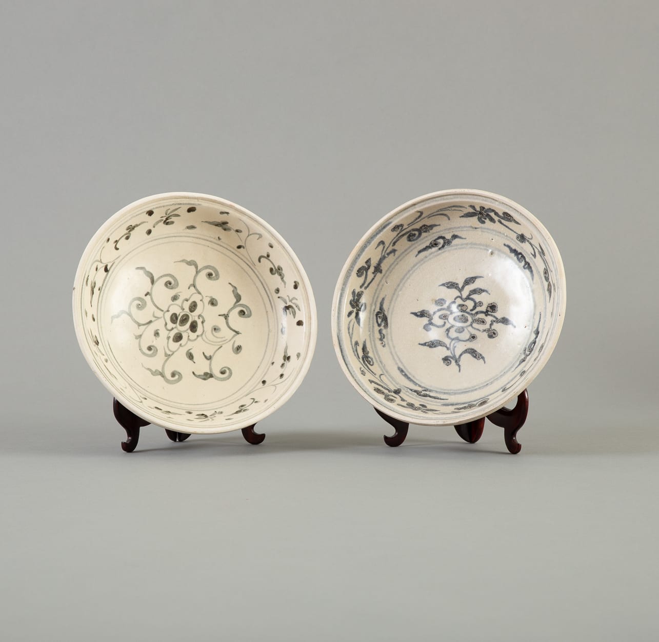 Lot 269: Pr Chinese Ming Porcelain Hoi An Shipwreck Plates