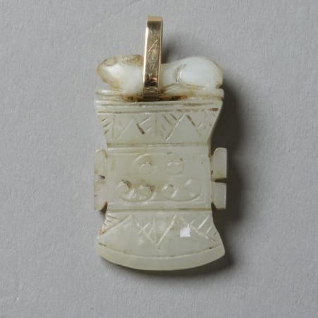Lot 022: Chinese 19th century Jade Pendant in the form of a Squirrel on an Archaic Axe Head with Gold Bale
