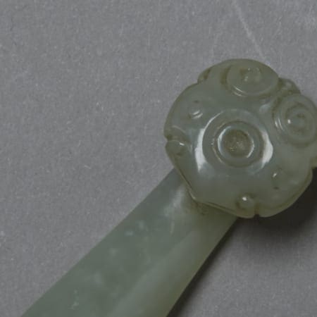 Lot 027: Chinese Jade Antique Belt Hook from the Lingbi Guangxu period In Translucent Green Jade