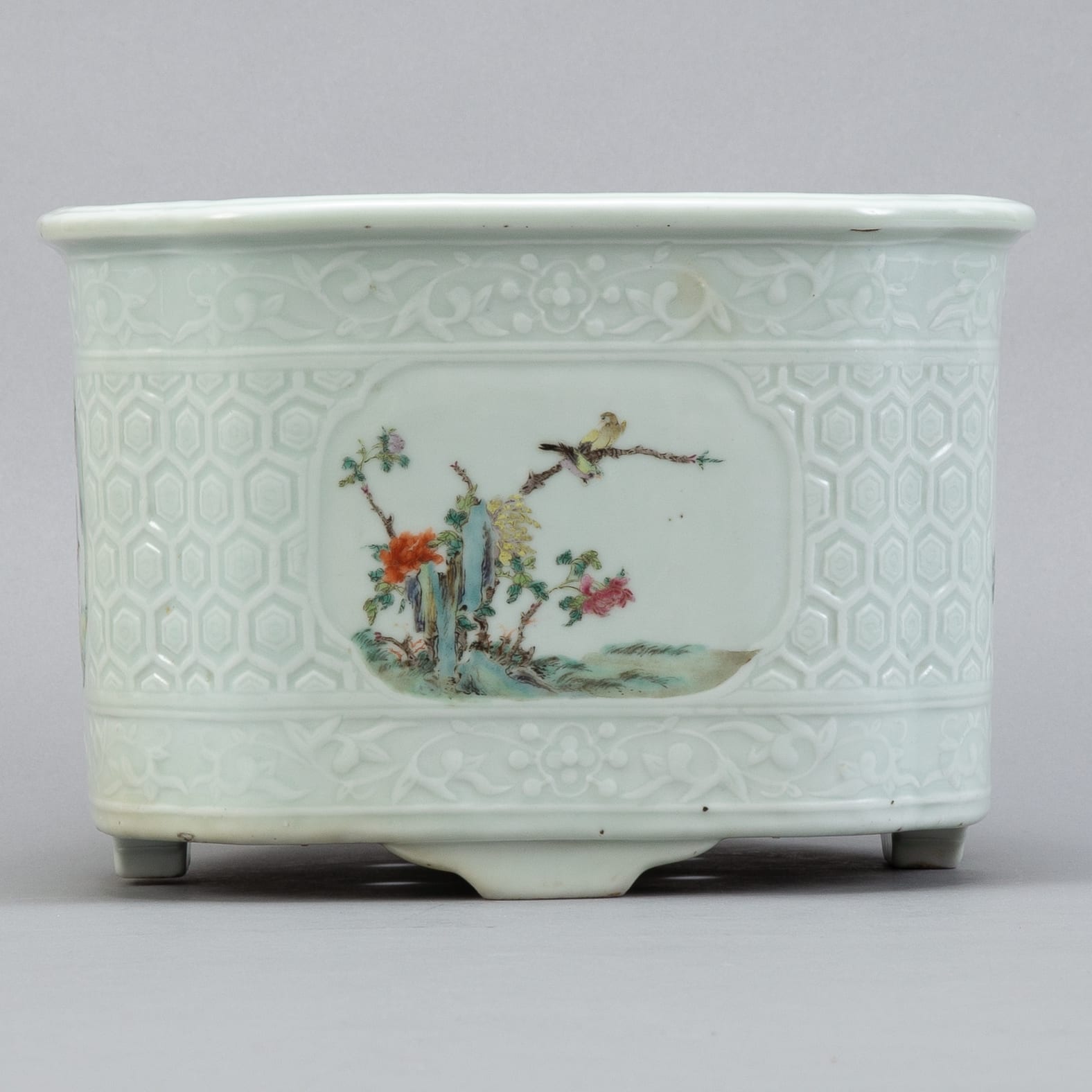 Lot 253: 19th c. Chinese Famille Rose Porcelain Jardiniere