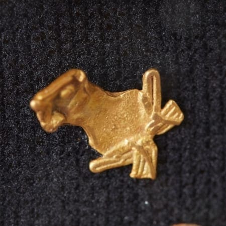 Lot 066: Precolumbian Panamanian Pottery and Gold