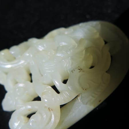 Lot 014: Chinese 18th century pierced and carved Jade Buckle with Dragon Mounted on a Silver Necklace