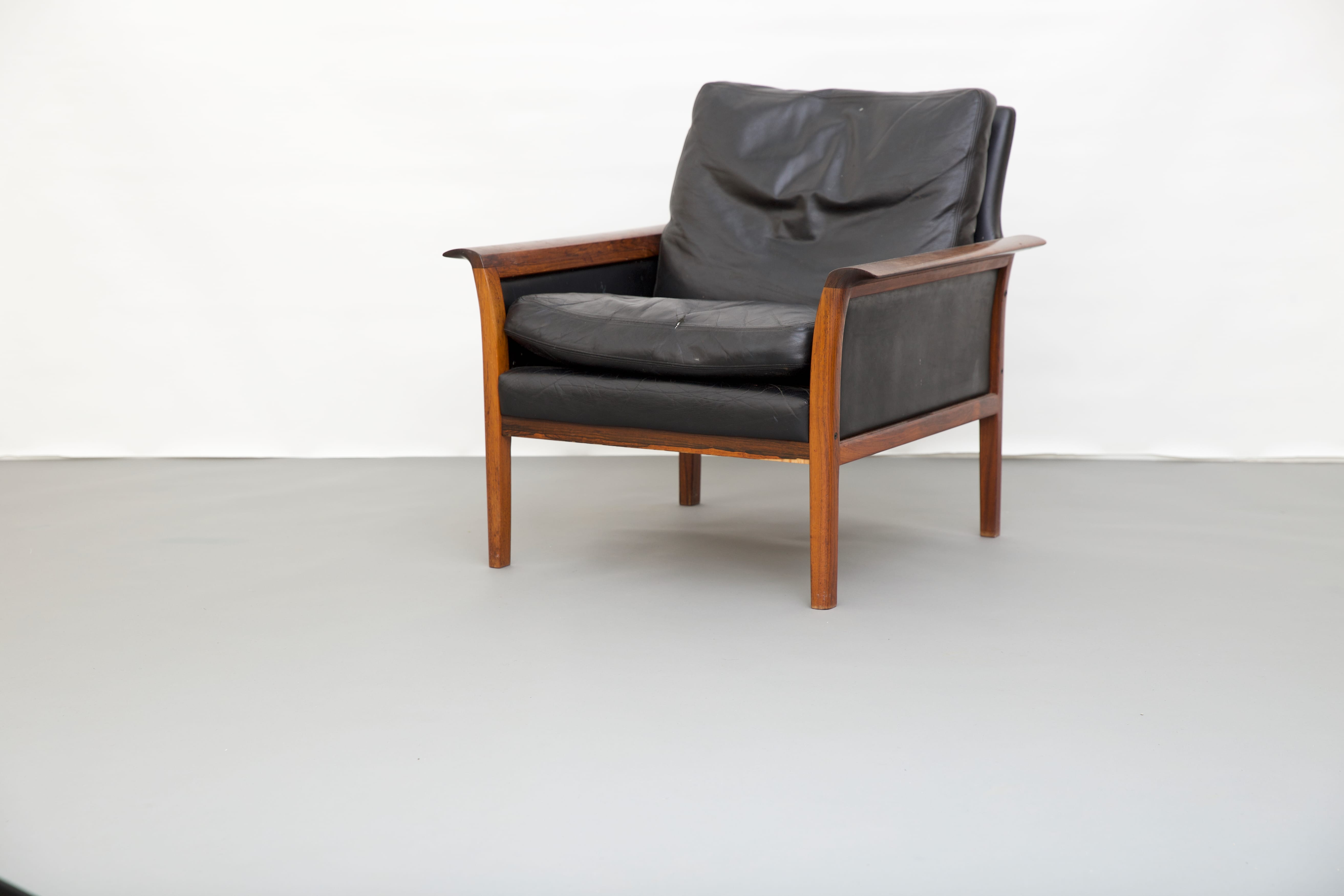 Lot 069: Hans Olsen for Vatne Mobler Rosewood and Leather Chair