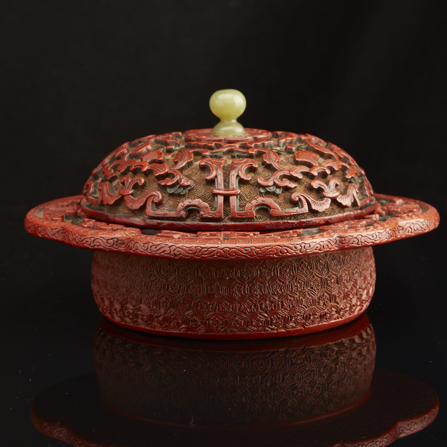 Lot 275: Chinese Ming Cinnabar / Green Lacquer Zhadou