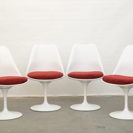 Lot 081: 4 Eero Saarinen for Knoll Tulip Chairs