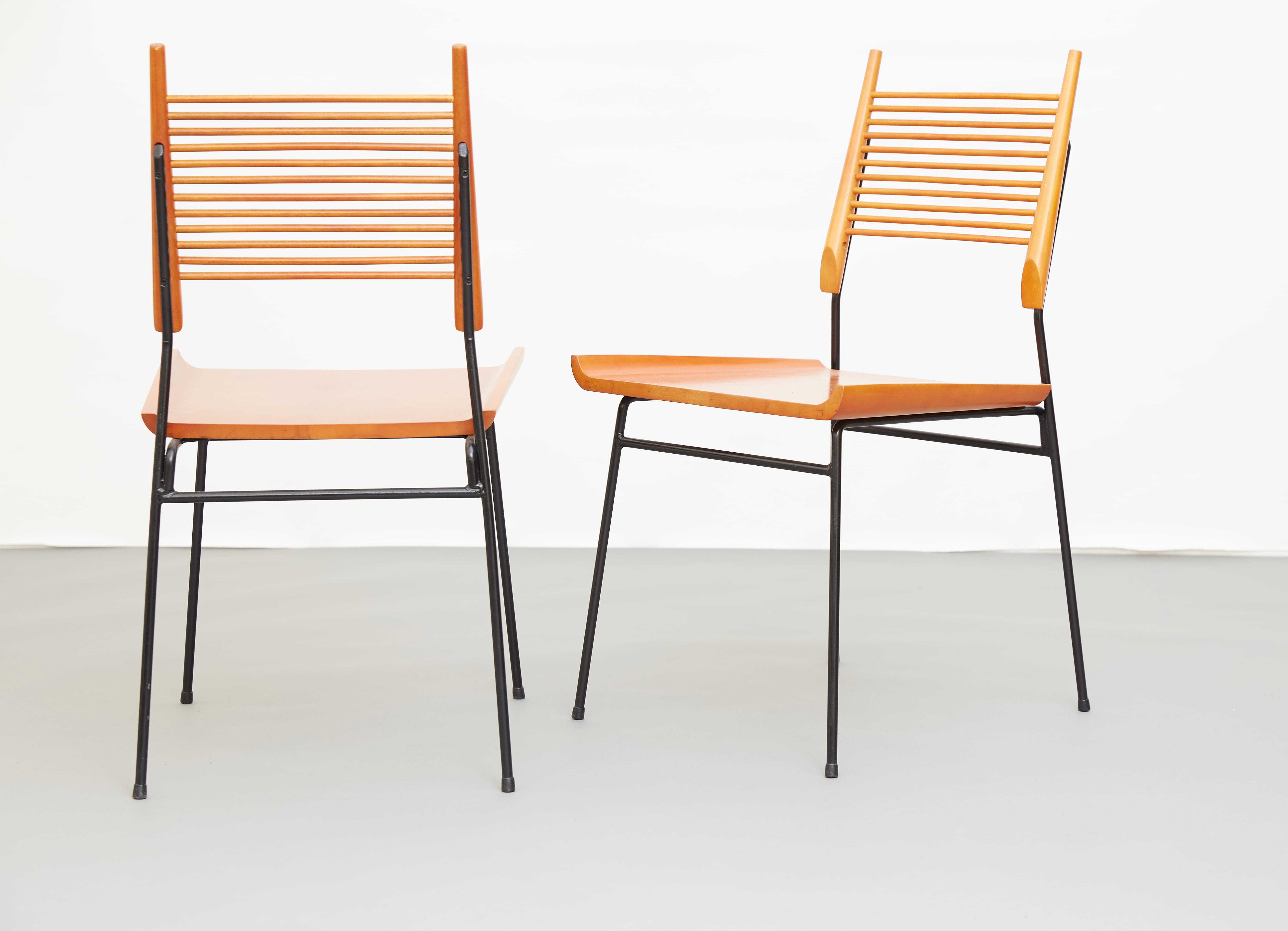 Lot 076: Set of 2 Paul McCobb Planner Group Dining Chairs