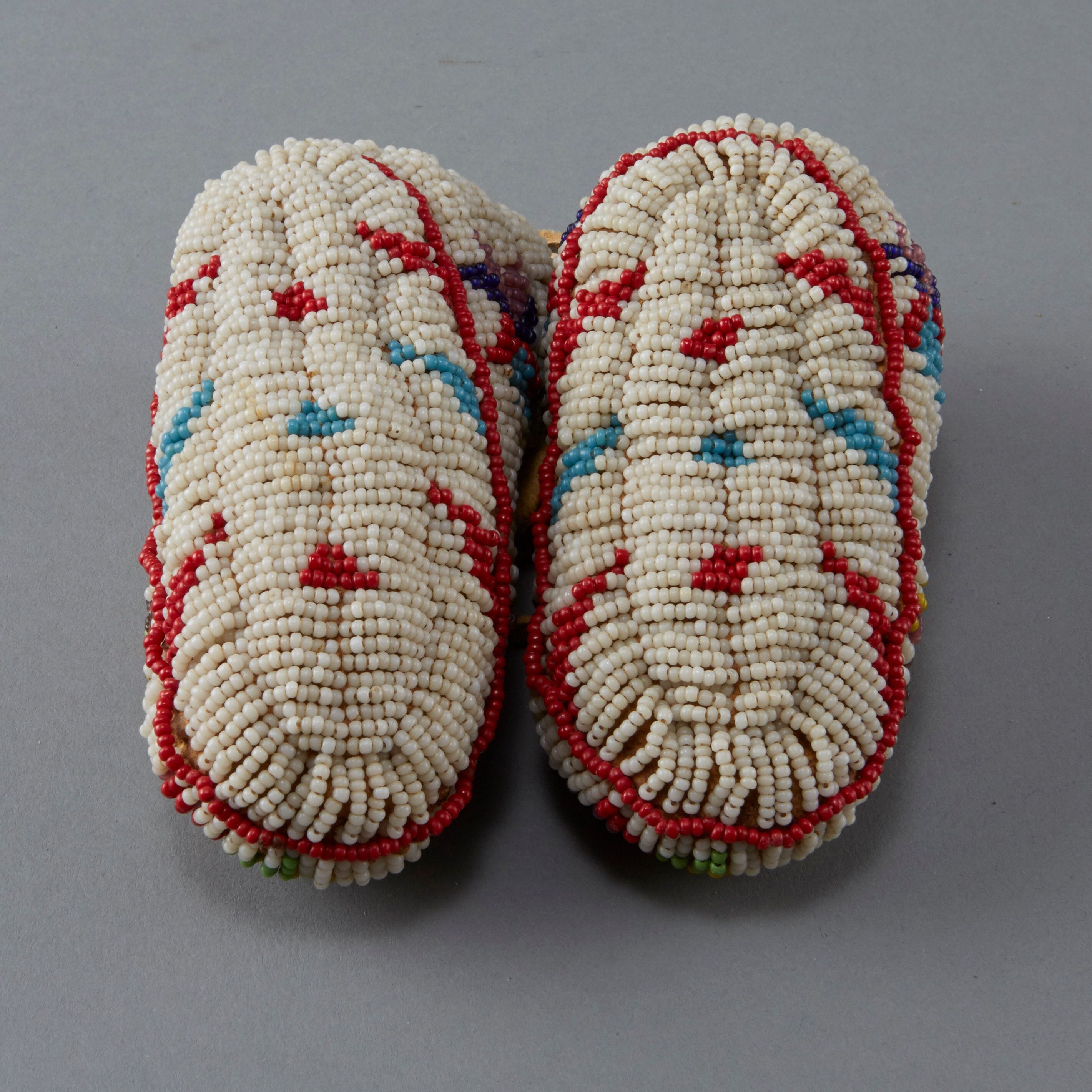 Lot 082: 10 Pairs Beaded Children's Moccasins