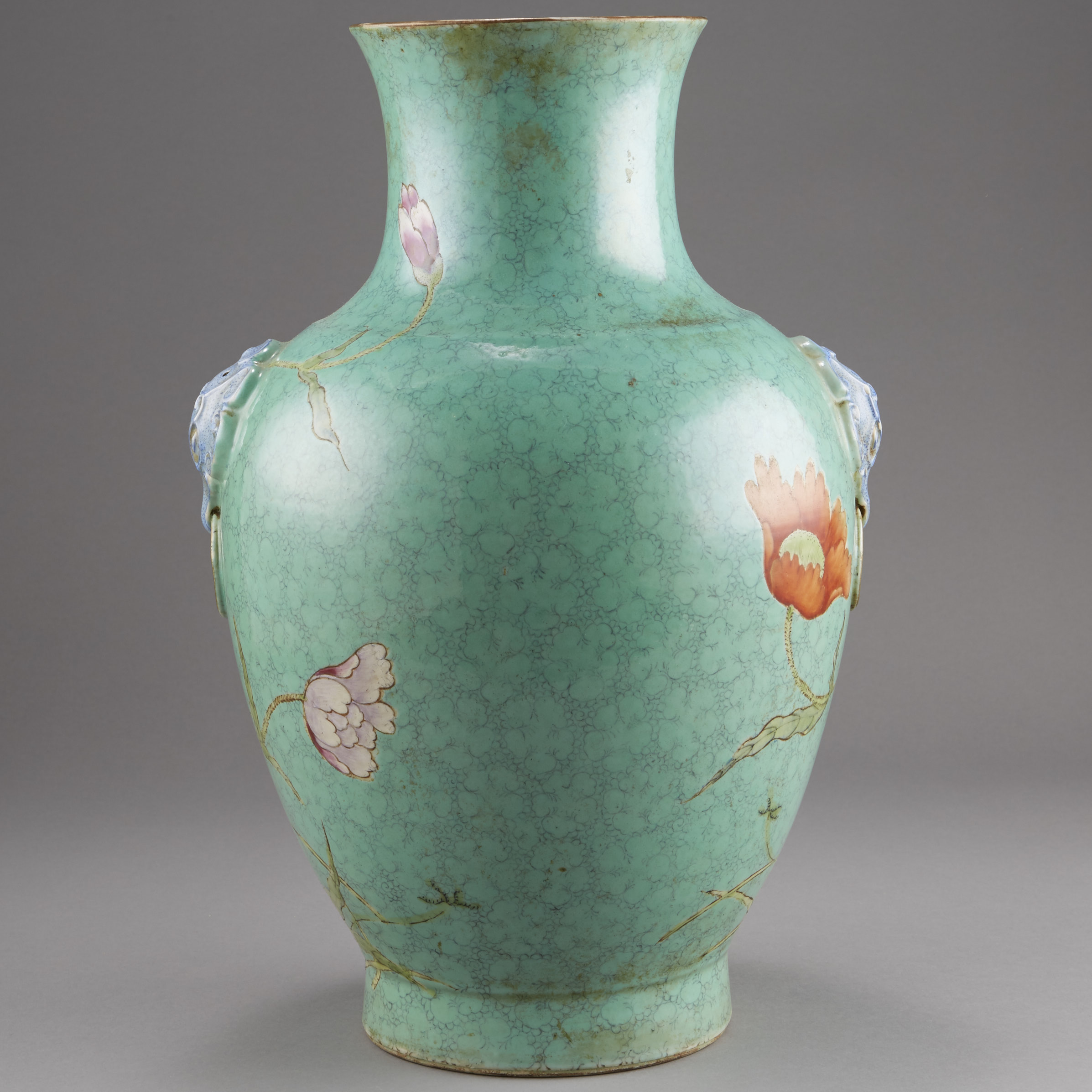 Lot 060: Green Chinese Famille Rose Porcelain Vase