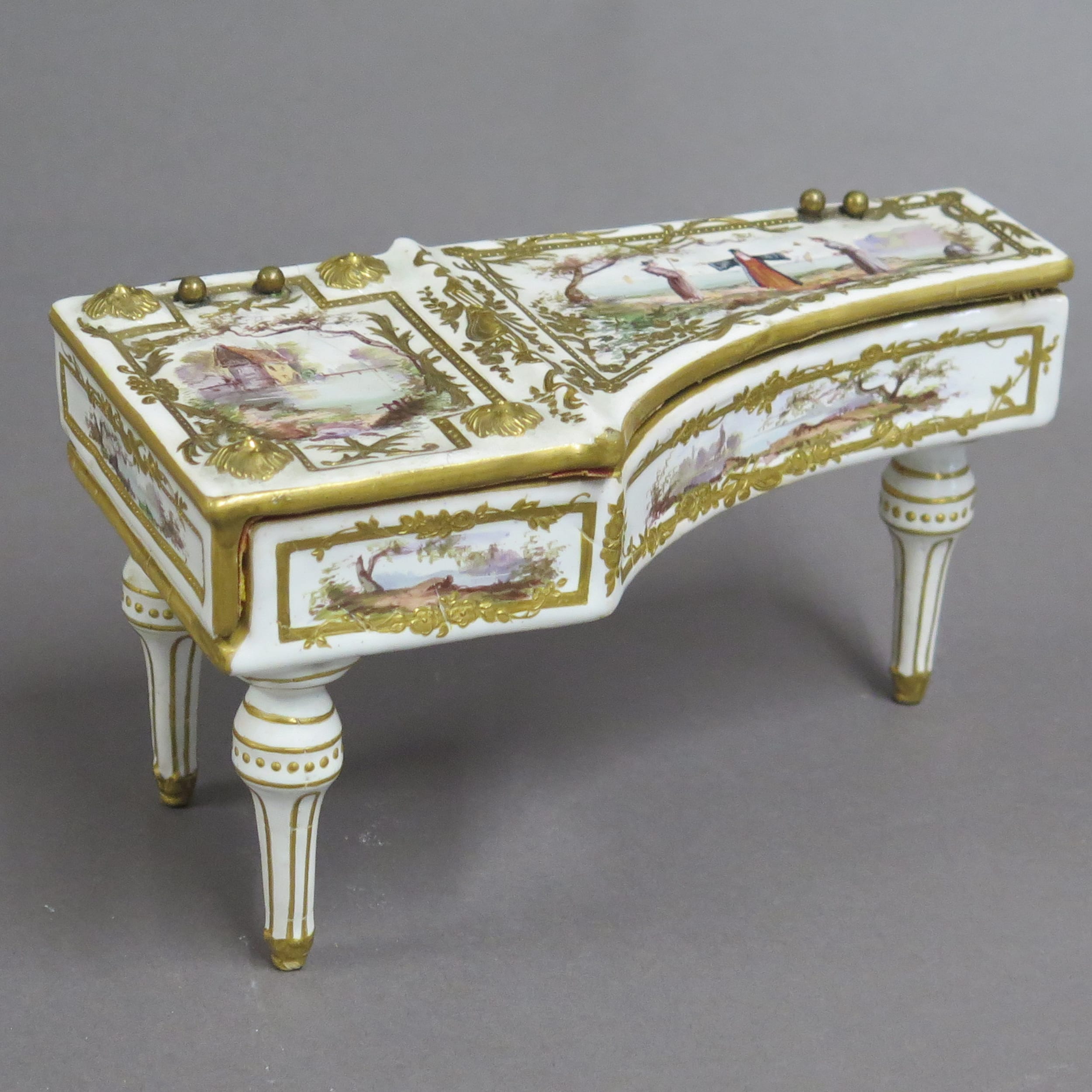 Lot 118: Early French Porcelain Piano Lidded Jewelry Box