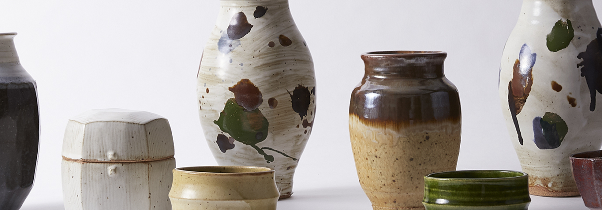 Lot 001: Warren MacKenzie Studio Pottery Bowl w/ Drip Glaze American Studio Ceramics and Fine Estates Auction - July 18 2019 Ceramic, Decorative Arts Lot 001: Warren MacKenzie Studio Pottery Bowl w/ Drip Glaze American Studio Ceramics and Fine Estates Auction - July 18 2019 Ceramic, Decorative Arts