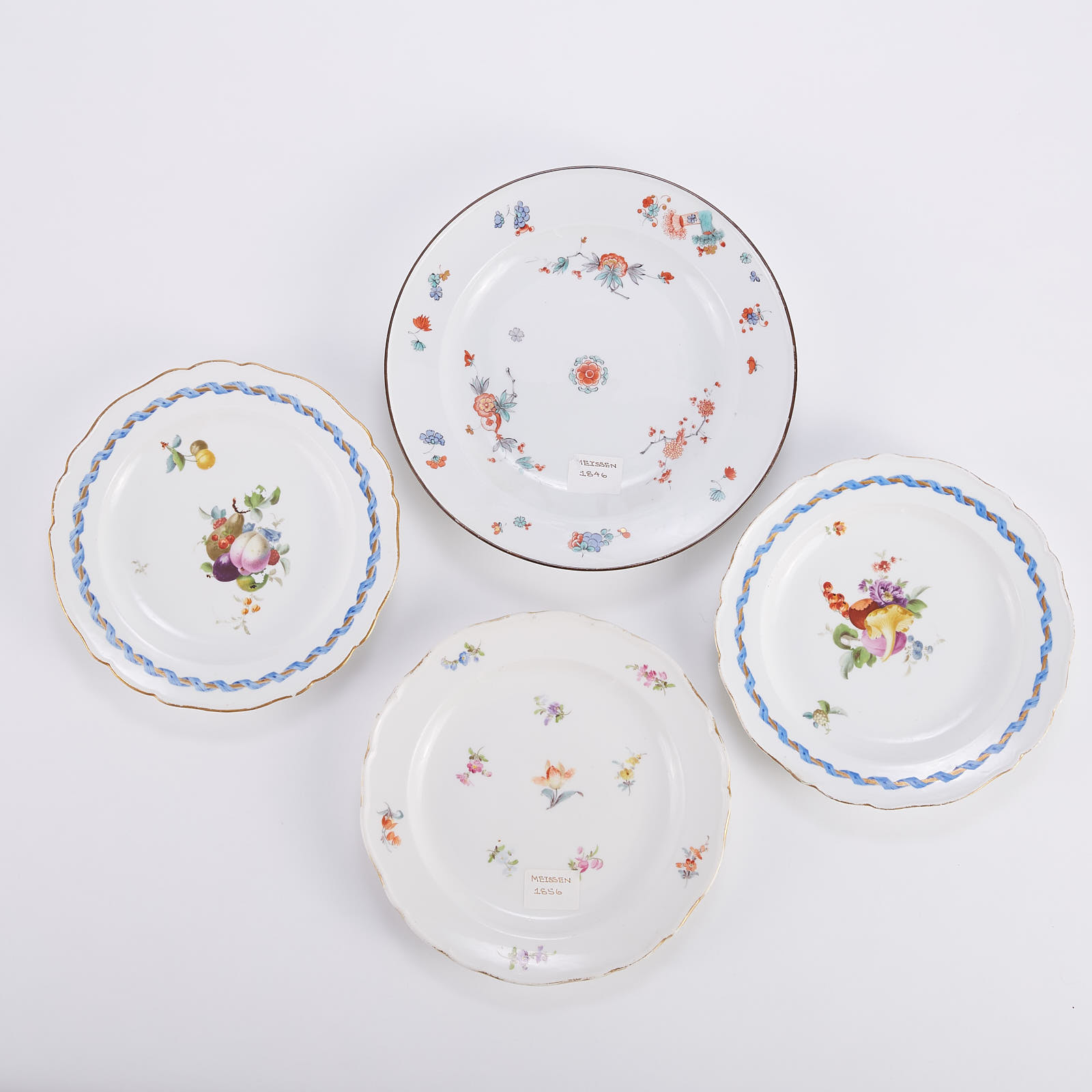 Lot 247: Group of 4 Early Meissen Plates