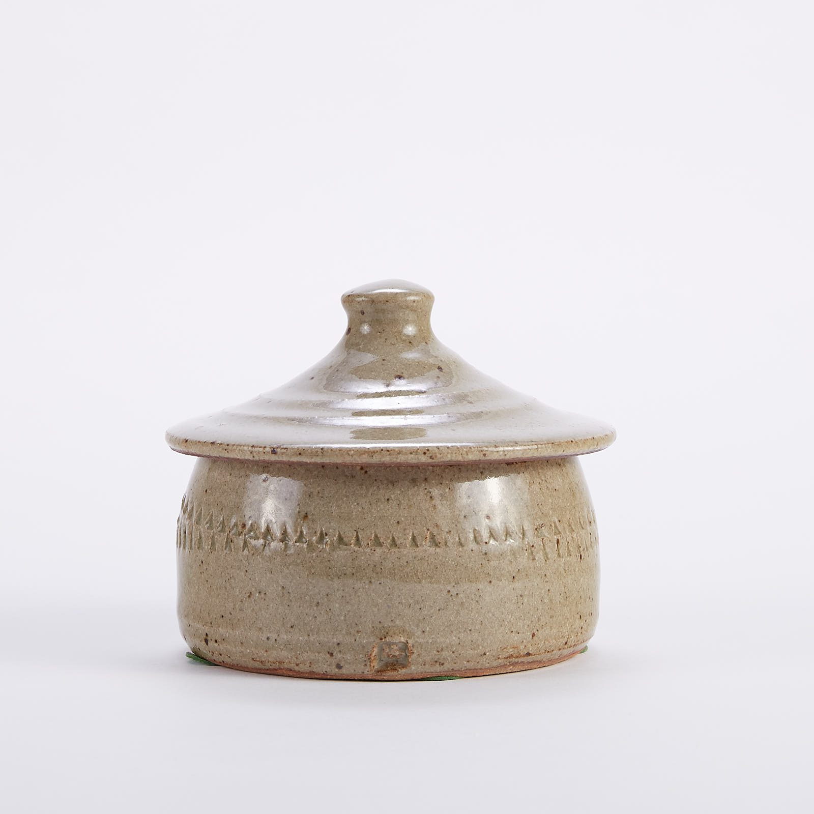 Lot 015: Warren MacKenzie Studio Pottery Lidded Box with Impressed Design