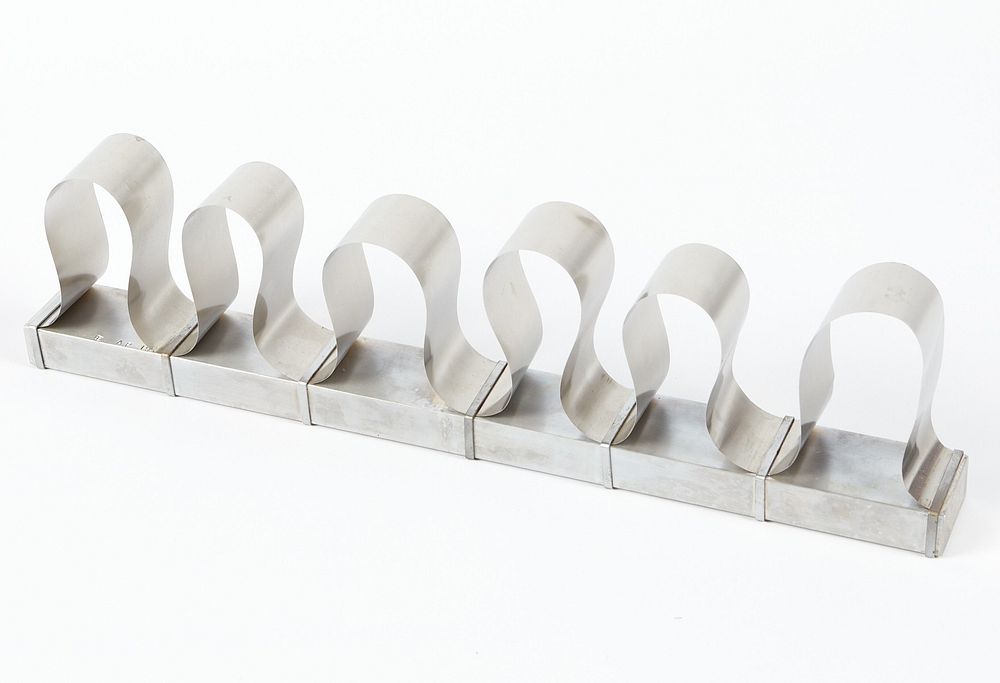 le_pho_banner 2 Benni Efrat Steel Sculpture