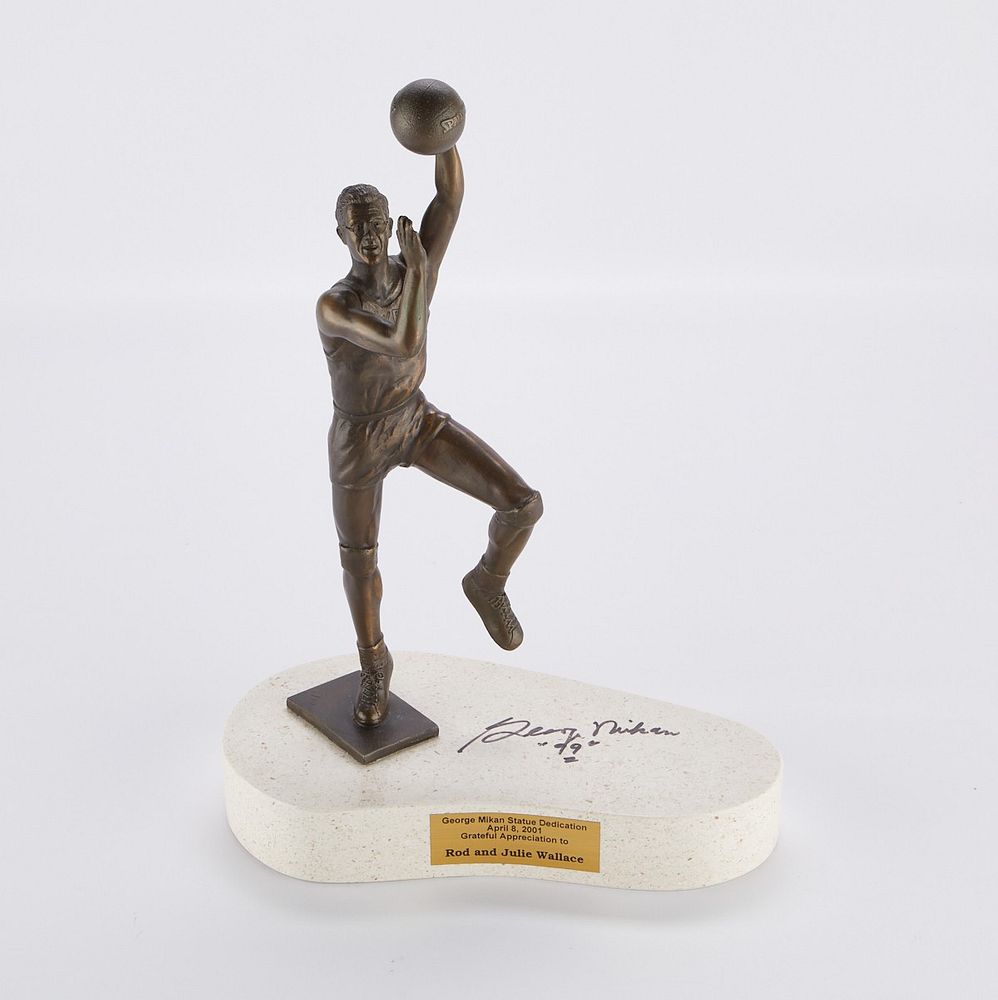 le_pho_banner 2 George Mikan Hand Signed Bronze Minneapolis Lakers Basketball