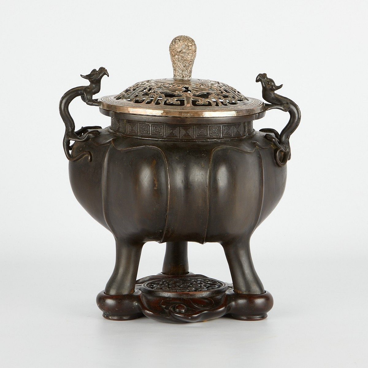 le_pho_banner 2 19th c. Chinese Bronze Censer