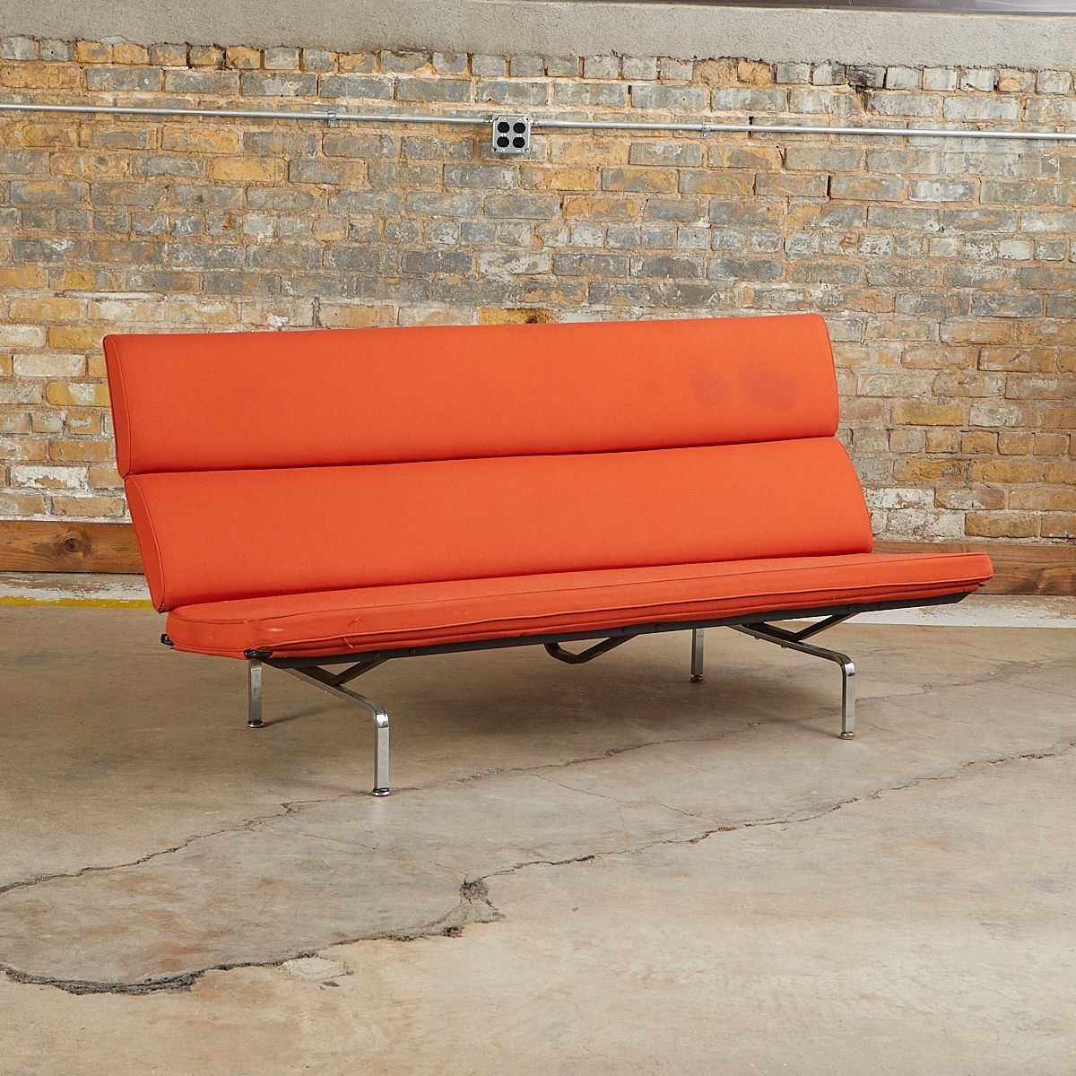 le_pho_banner 2 Eames Herman Miller Compact Orange Sofa