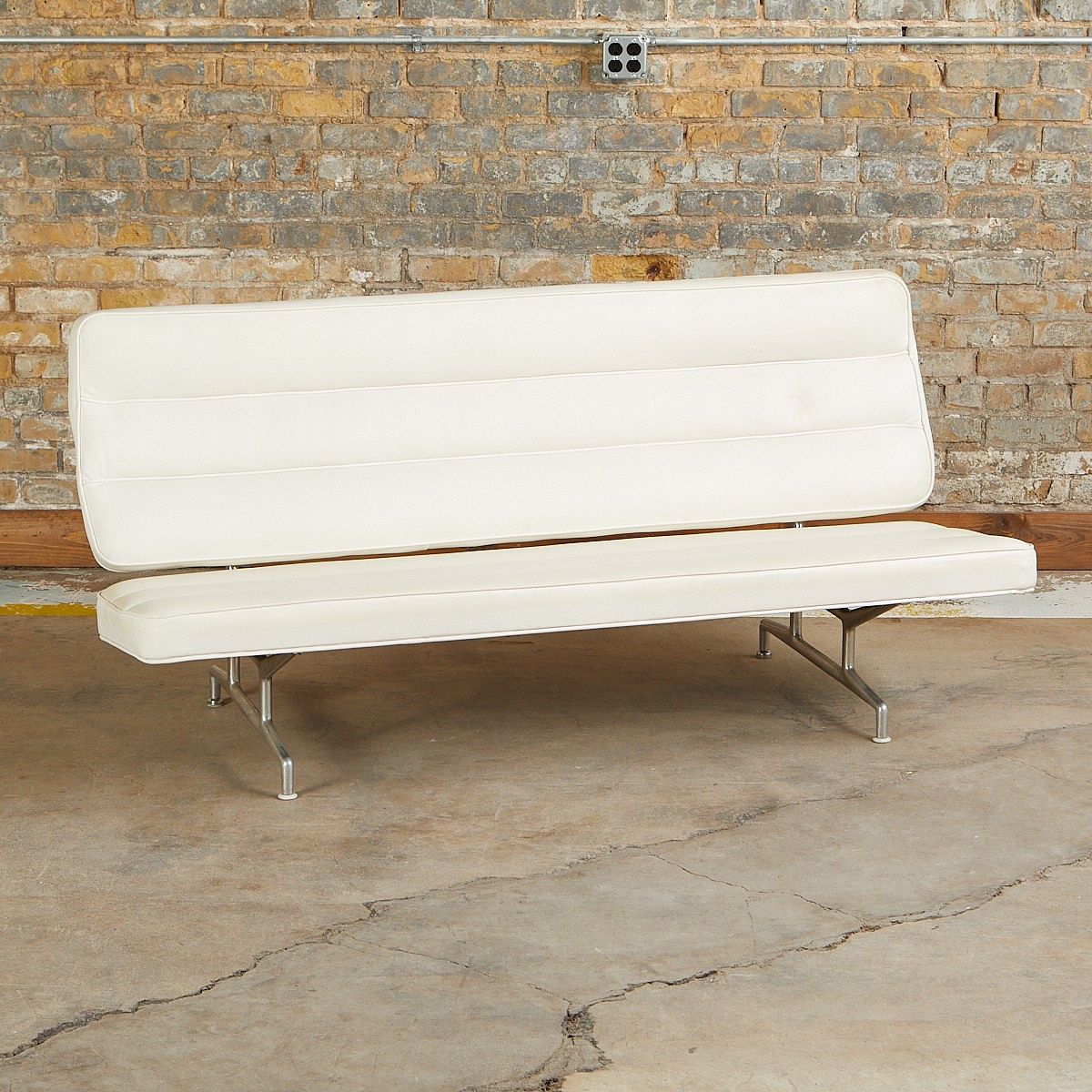 le_pho_banner 2 Eames 3473 Sofa for Herman Miller