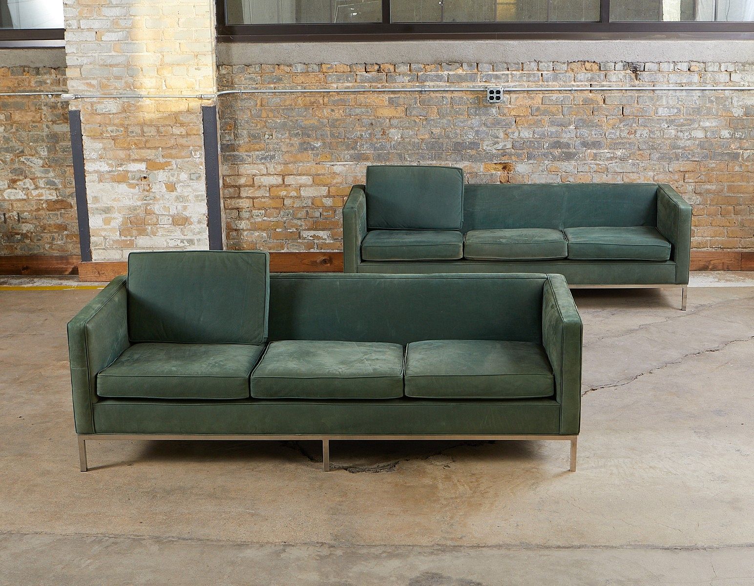 le_pho_banner 2 2 Florence Knoll MCM Suede & Chrome Sofas
