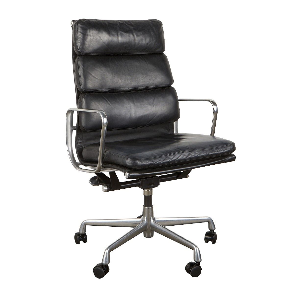 le_pho_banner 2 Eames Soft Pad Executive Chair MCM