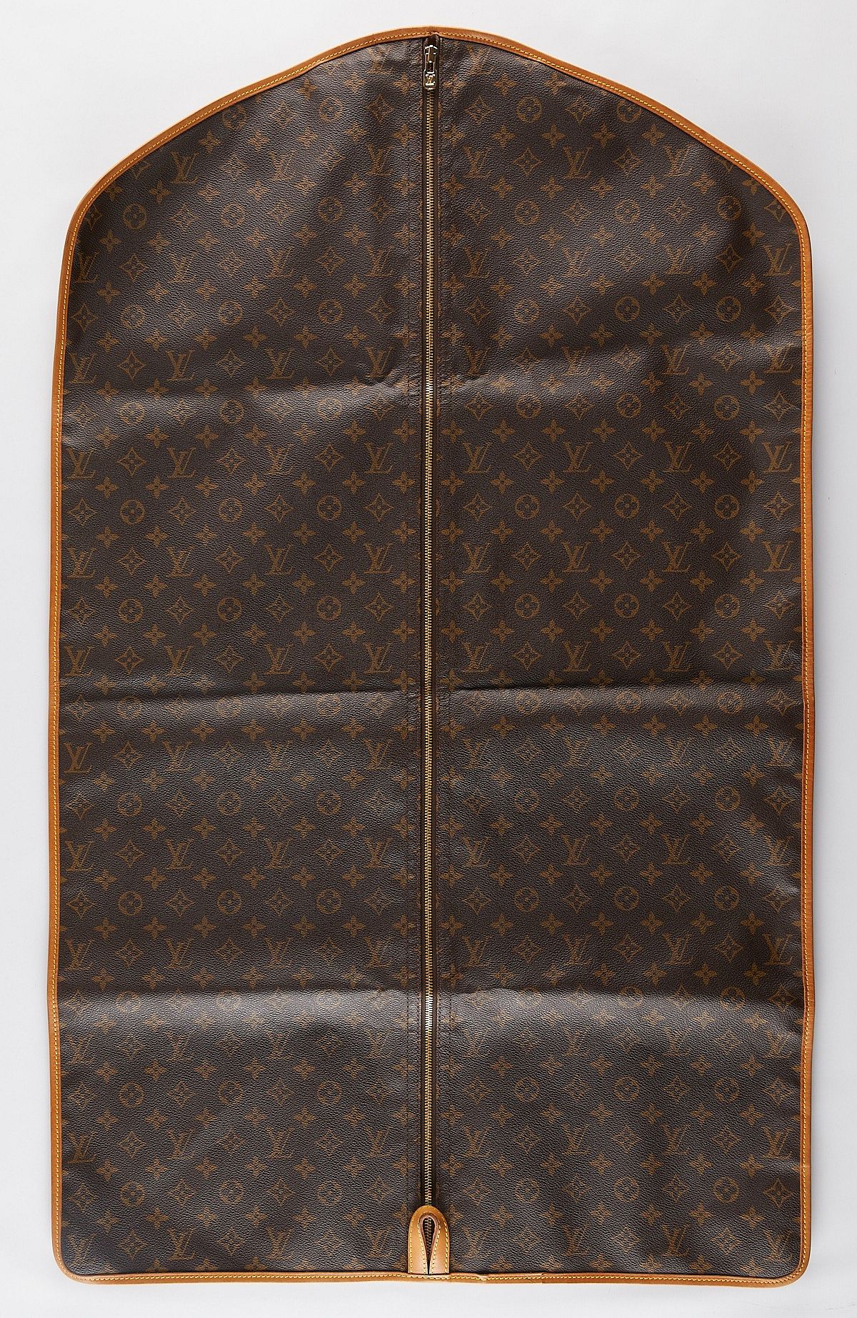 le_pho_banner 2 Louis Vuitton Wardrobe Garment Bag