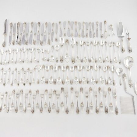 126 Pcs Wallace "Grand Baroque" Serving Flatware