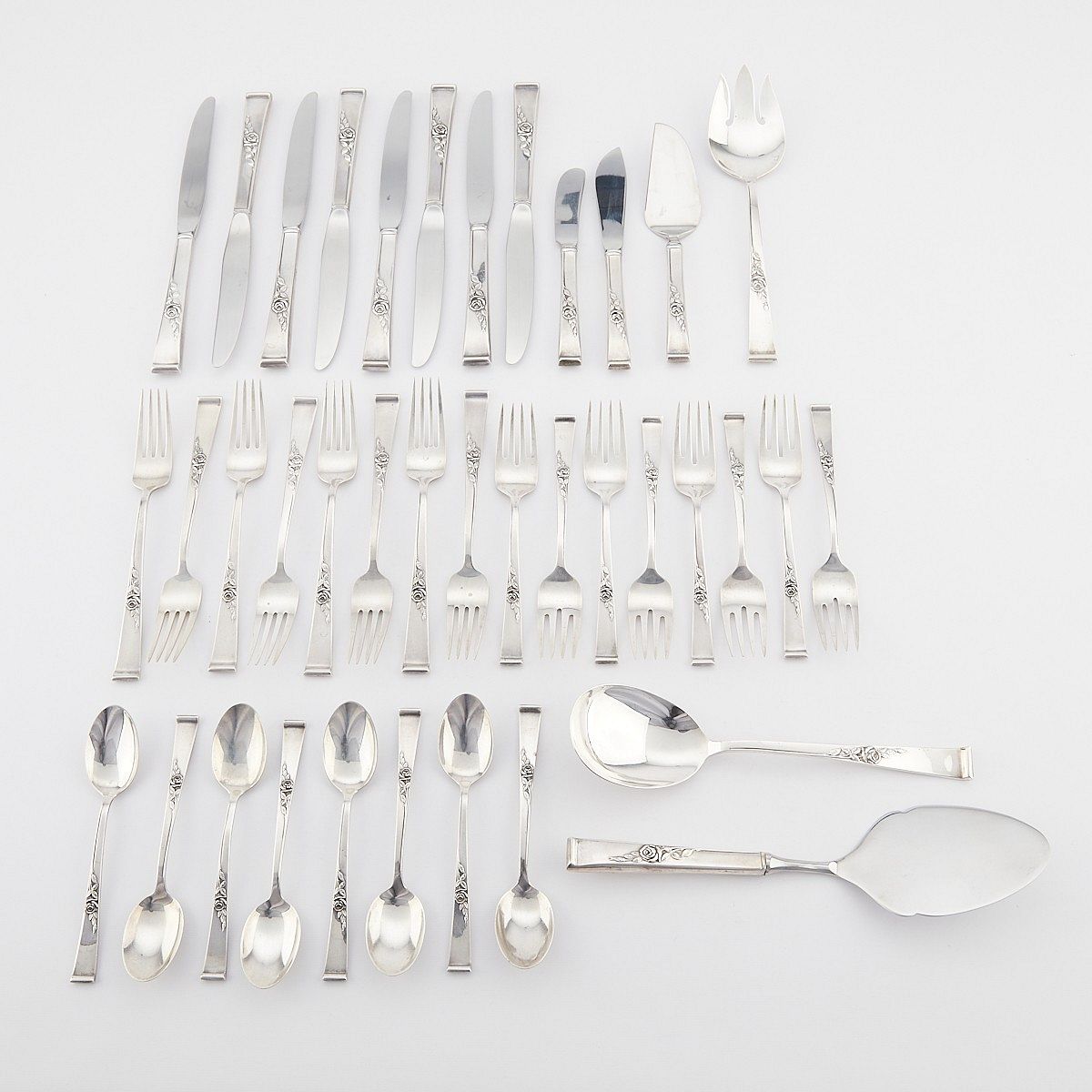le_pho_banner 2 38 Pcs Reed & Barton Sterling Classic Rose Set