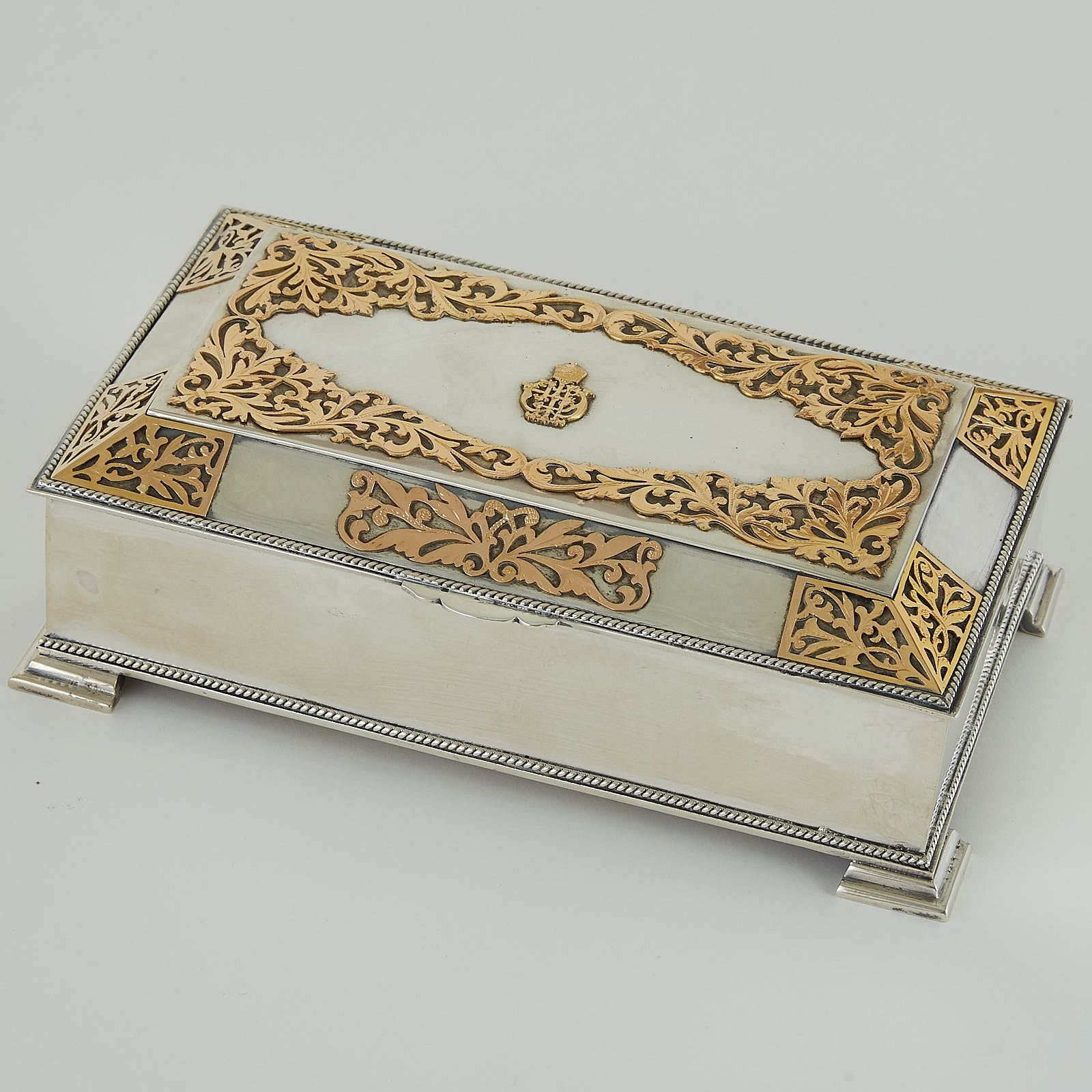 le_pho_banner 2 Haile Selassie Silver & Gold Box - Hubert Humphrey