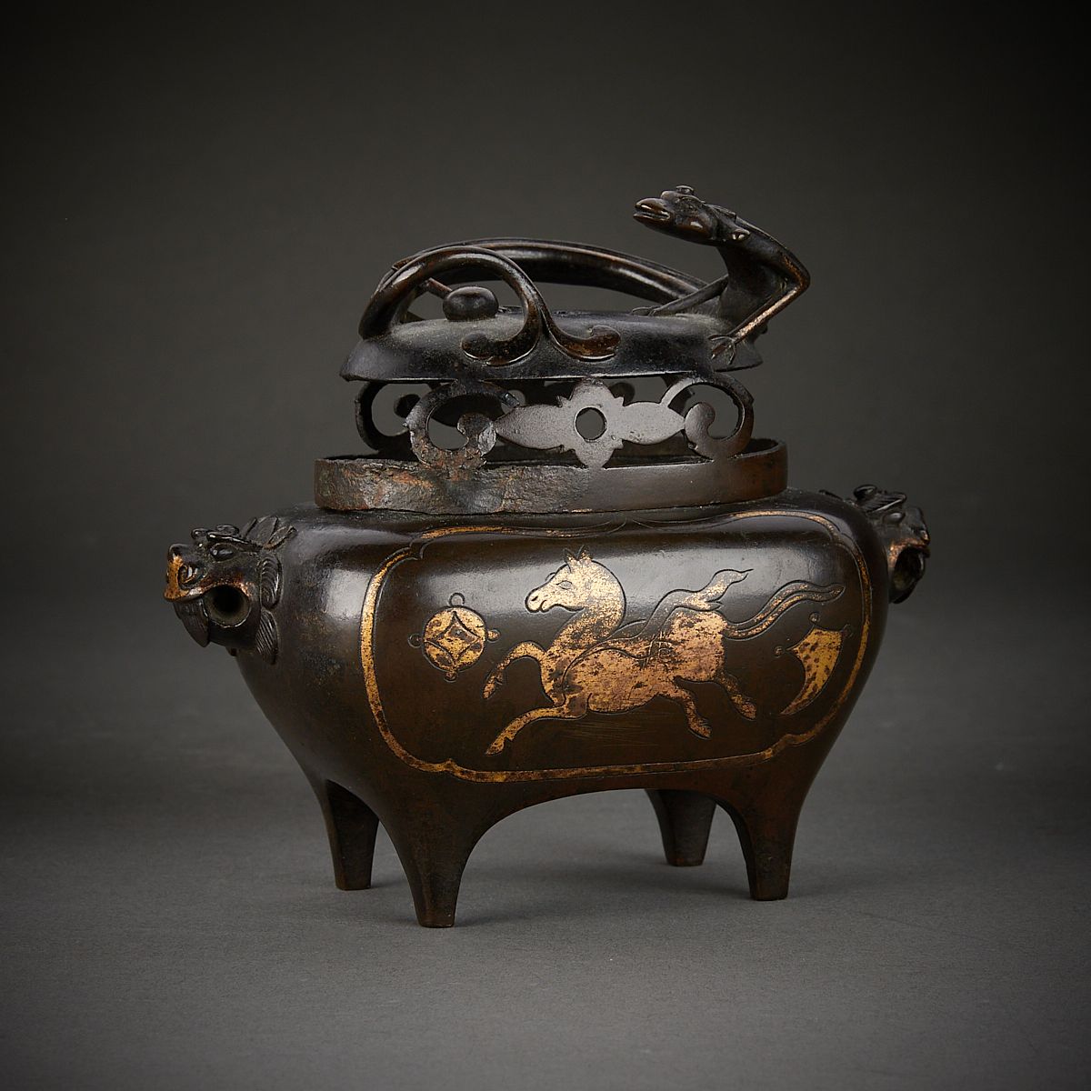 le_pho_banner 2 Chinese Ming Wanli Bronze Censer