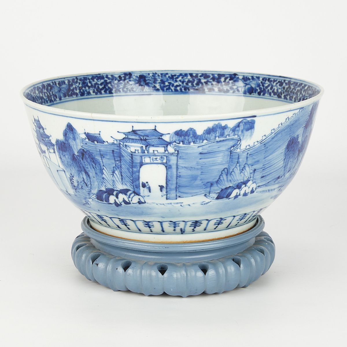 le_pho_banner 2 19th/20th c. Chinese Porcelain Punch Bowl