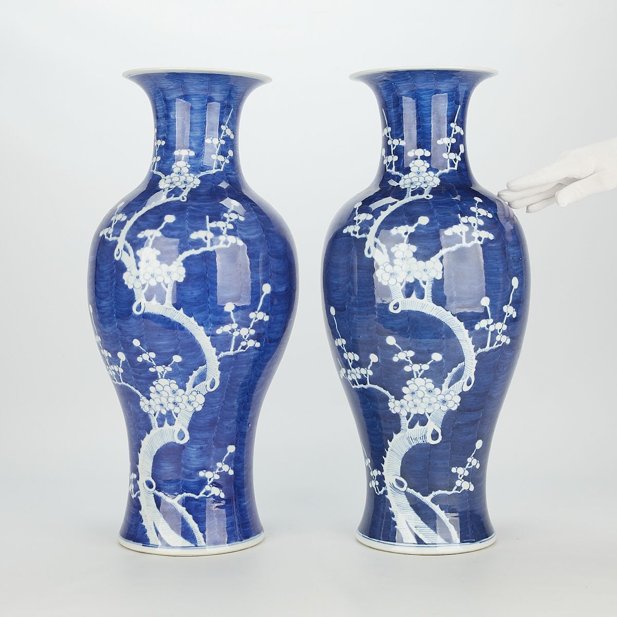 le_pho_banner 2 Pair of Chinese Porcelain Baluster Vases
