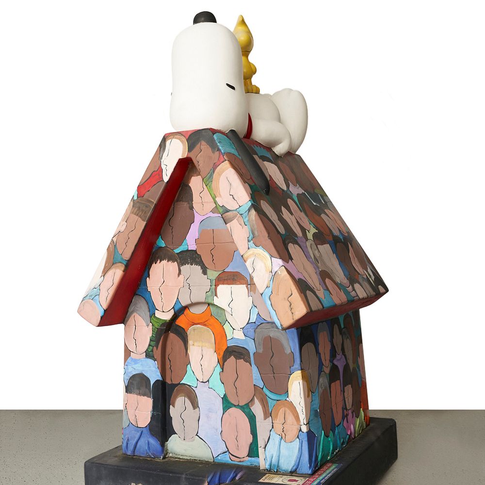 le_pho_banner 2 Fiberglass Snoopy House w/ Cement Base