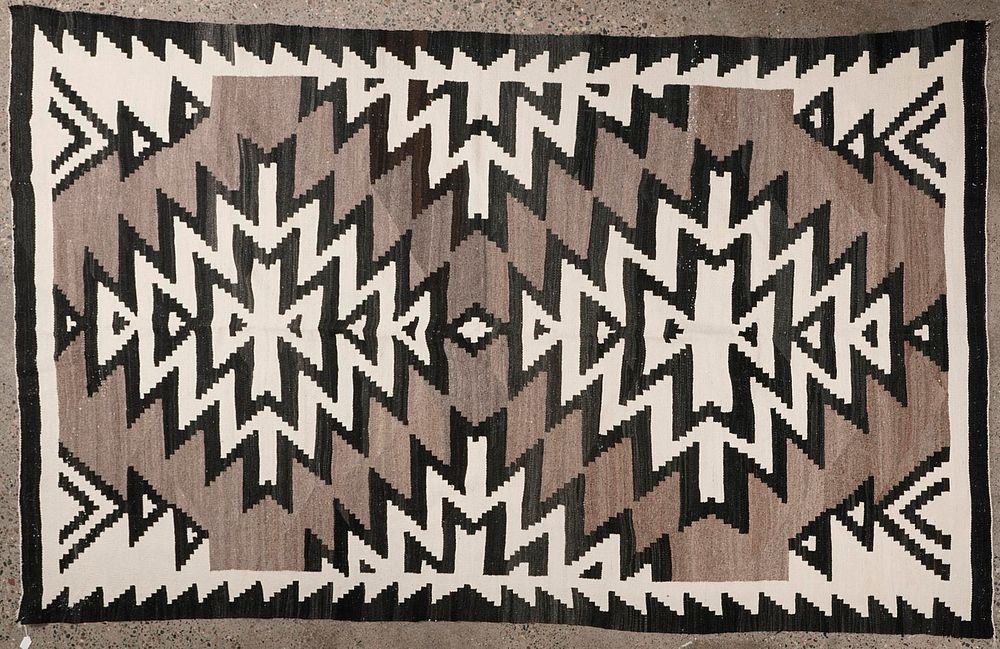 le_pho_banner 2 Two Grey Hills Navajo Blanket 5x10