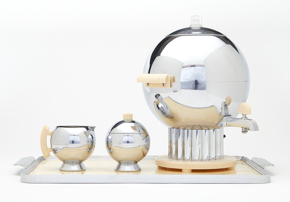 le_pho_banner 2 Walter von Nessen Chrome & Bakelite Coffee Set