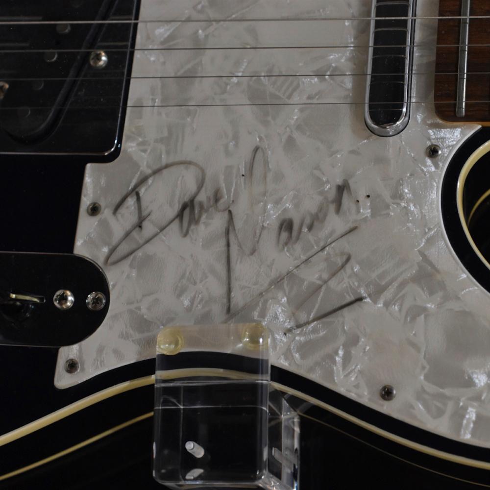 le_pho_banner 2 Dave Mason ESP Vintage Plus Guitar Signed