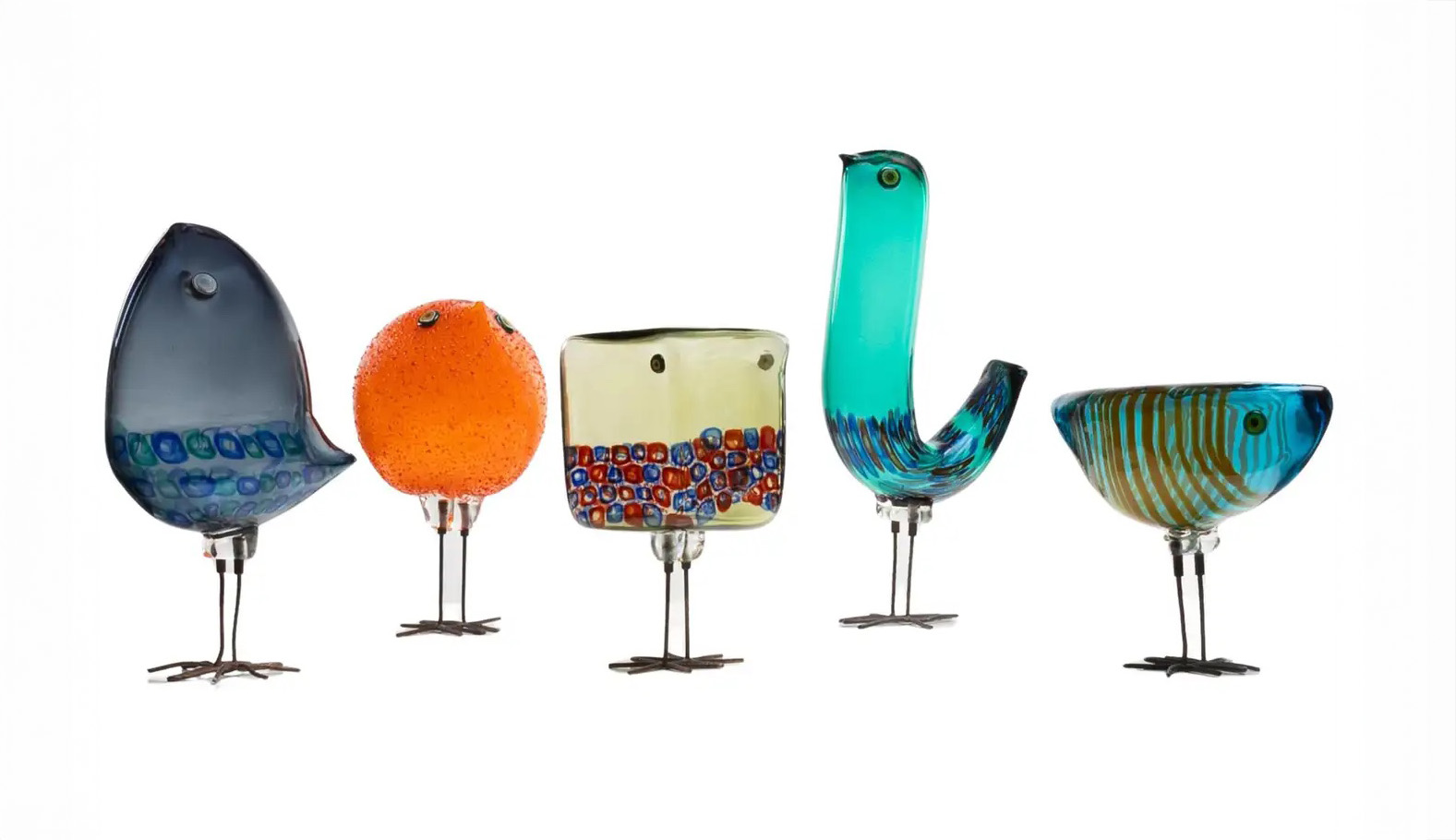 colorful-glass-birds-alessandro-pianon Five colored blown-glass bird sculptures with metal legs feature vibrant Murano-style modern art designs.